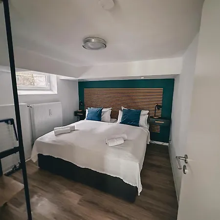 Sali-bayreuth - Sm9 Charming Near Zoo In With Terrace, Free Wi-fi & 24-hour Front Desk Appartement *