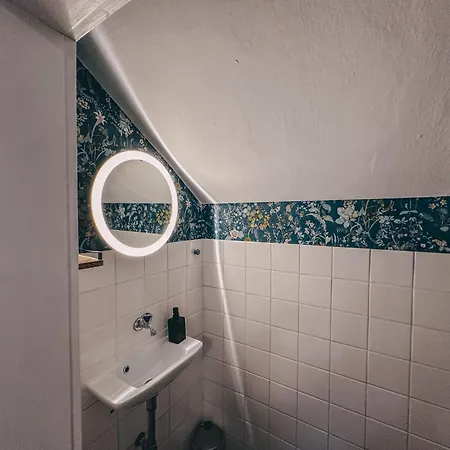Sali-bayreuth - Sm9 Charming Near Zoo In With Terrace, Free Wi-fi & 24-hour Front Desk * Bayreuth