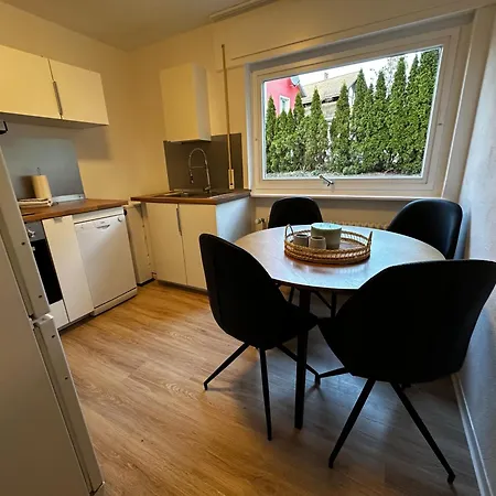 Sali-bayreuth - Sm9 Charming Near Zoo In With Terrace, Free Wi-fi & 24-hour Front Desk