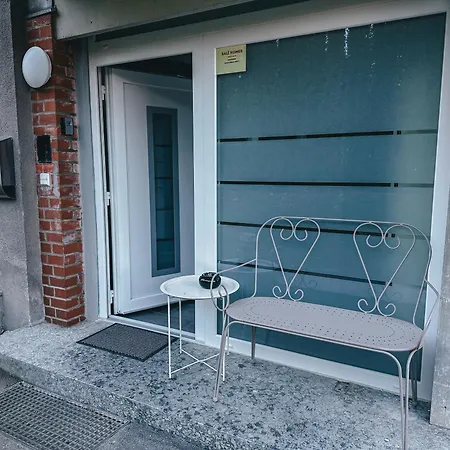 Sali-bayreuth - Sm9 Charming Near Zoo In With Terrace, Free Wi-fi & 24-hour Front Desk * Bayreuth