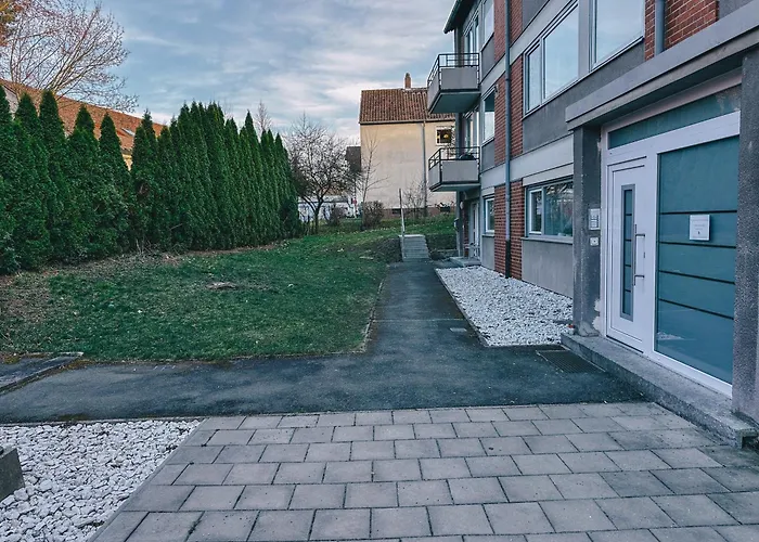 Sali-bayreuth - Sm9 Charming Near Zoo In With Terrace, Free Wi-fi & 24-hour Front Desk