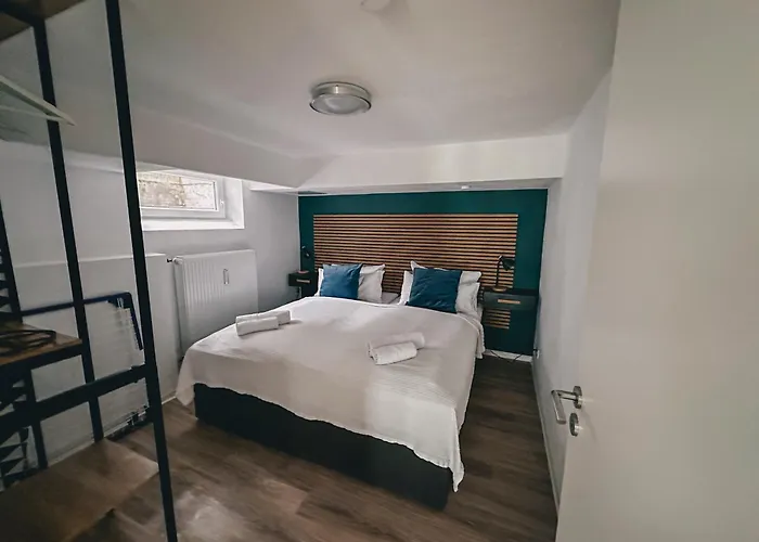 Sali-bayreuth - Sm9 Charming Near Zoo In With Terrace, Free Wi-fi & 24-hour Front Desk דירה *