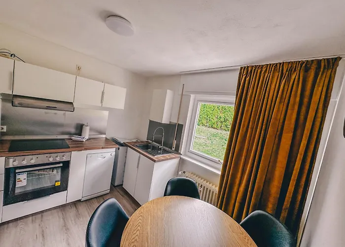דירה Sali-bayreuth - Sm9 Charming Near Zoo In With Terrace, Free Wi-fi & 24-hour Front Desk באיירוט