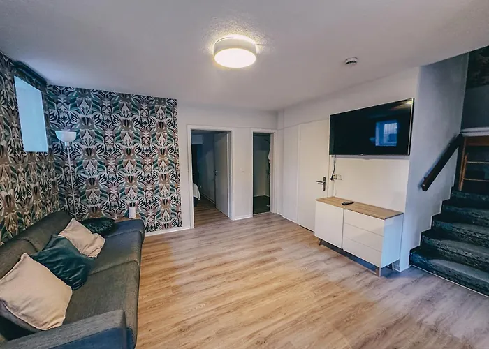 Sali-bayreuth - Sm9 Charming Near Zoo In With Terrace, Free Wi-fi & 24-hour Front Desk דירה *