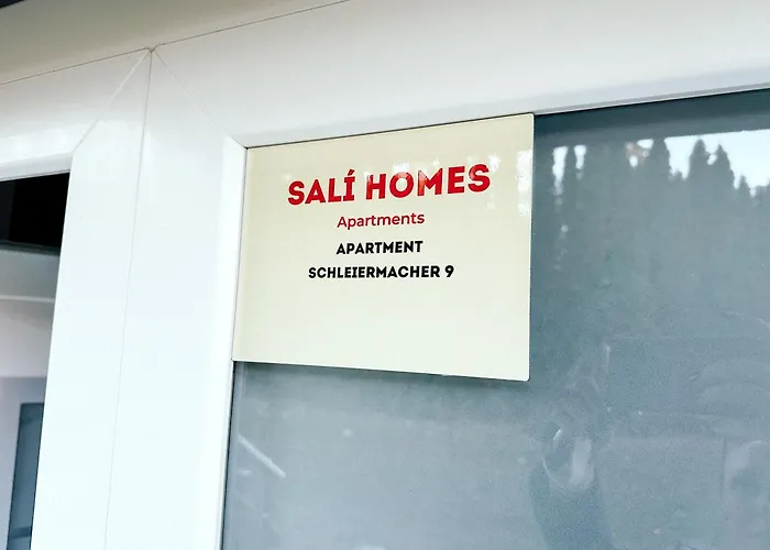 Sali-bayreuth - Sm9 Charming Near Zoo In With Terrace, Free Wi-fi & 24-hour Front Desk דירה