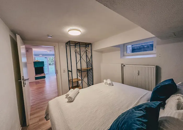 Sali-bayreuth - Sm9 Charming Near Zoo In With Terrace, Free Wi-fi & 24-hour Front Desk *